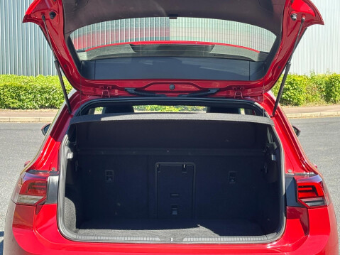 Volkswagen Golf R-LINE TSI 30