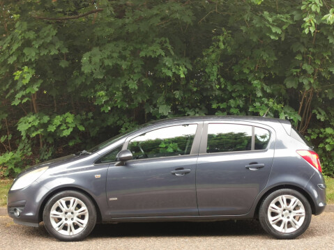 Vauxhall Corsa DESIGN 16V TWINPORT 4