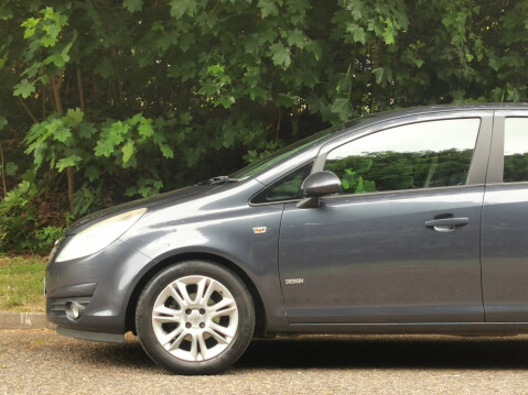 Vauxhall Corsa DESIGN 16V TWINPORT 9