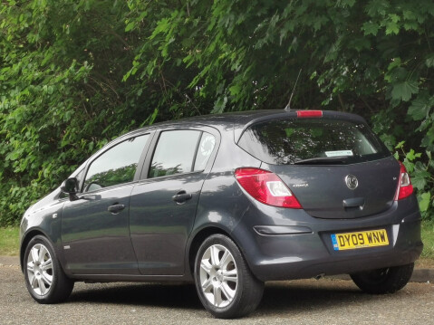 Vauxhall Corsa DESIGN 16V TWINPORT 8