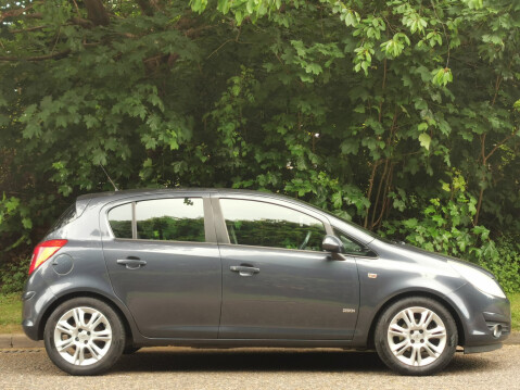 Vauxhall Corsa DESIGN 16V TWINPORT 5