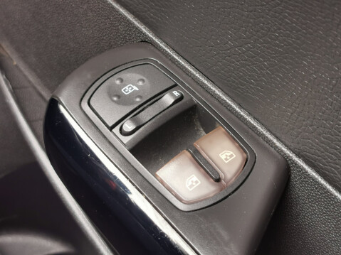 Vauxhall Corsa DESIGN 16V TWINPORT 22