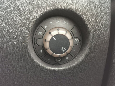 Vauxhall Corsa DESIGN 16V TWINPORT 21