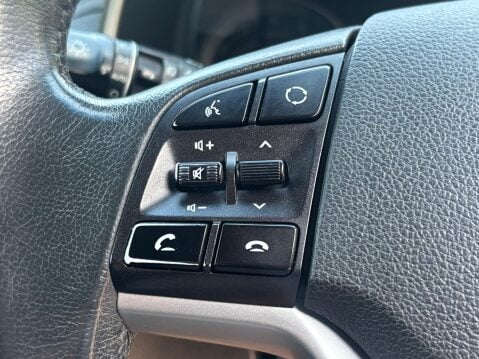 Hyundai TUCSON T-GDI SE NAV 21