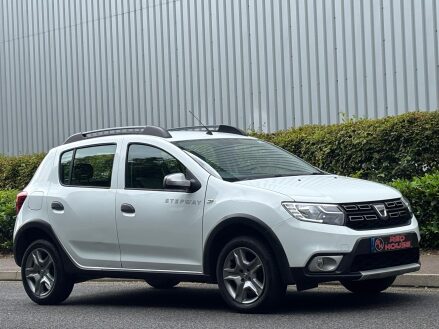 Dacia Sandero Stepway ESSENTIAL TCE