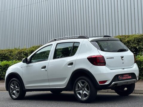Dacia Sandero Stepway ESSENTIAL TCE 8