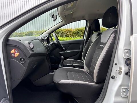 Dacia Sandero Stepway ESSENTIAL TCE 16