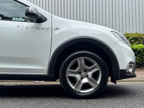 Dacia Sandero Stepway ESSENTIAL TCE 9
