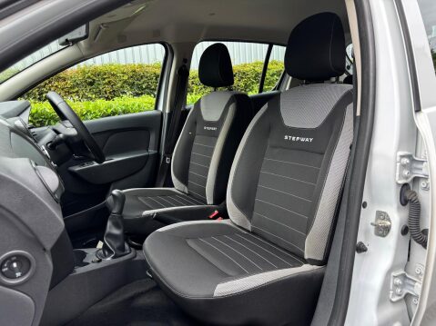 Dacia Sandero Stepway ESSENTIAL TCE 15