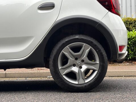 Dacia Sandero Stepway ESSENTIAL TCE 11