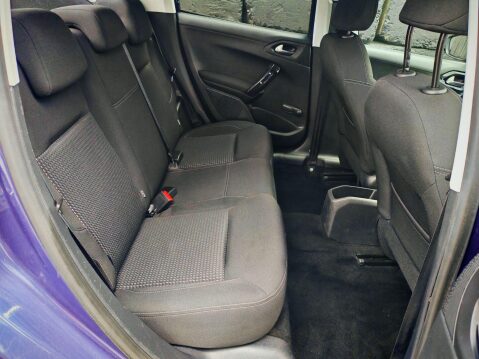 Peugeot 208 1.2 PureTech Allure Euro 6 5dr 4