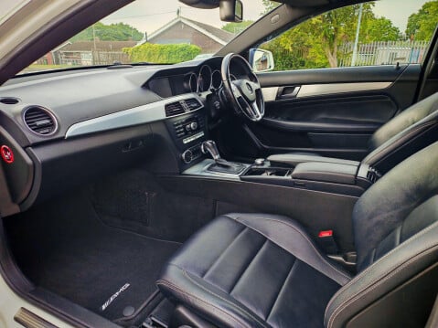 Mercedes-Benz C Class 2.1 C220 CDI BlueEfficiency AMG Sport G-Tronic+ Euro 5 (s/s) 2dr 3