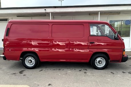 Nissan Urvan E24 2.0 P Panel Van - Very Low Miles - Rare Classic Commercial 10