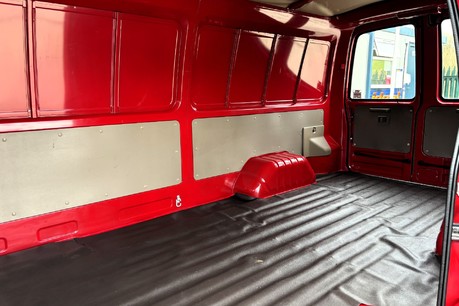 Nissan Urvan E24 2.0 P Panel Van - Very Low Miles - Rare Classic Commercial 9