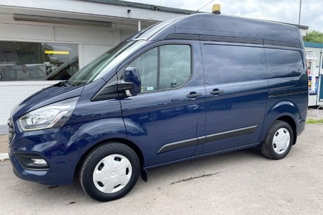 Ford Transit Custom 320 Trend L1 H2 130 ps with Air Con & Rear Camera 1