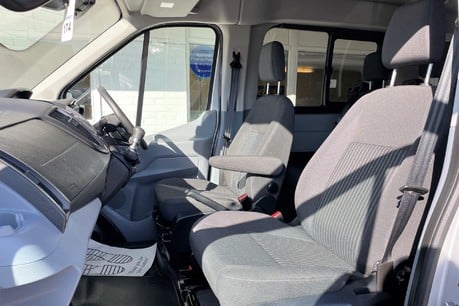 Ford Transit 460 Trend L4 H3 Bus 17 Seater 30