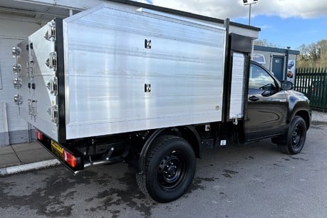 Toyota Hilux Active 4WD D-4D 150 ps S/C Arborous Tipper with Toolbox 3