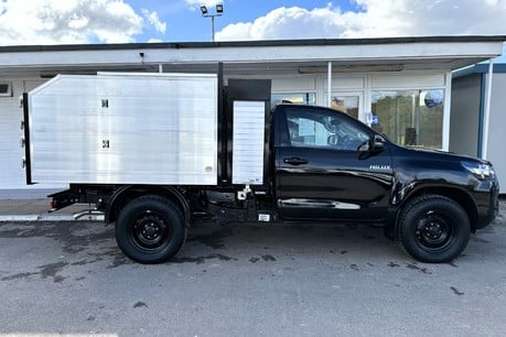 Toyota Hilux Active 4WD D-4D 150 ps S/C Arborous Tipper with Toolbox 11