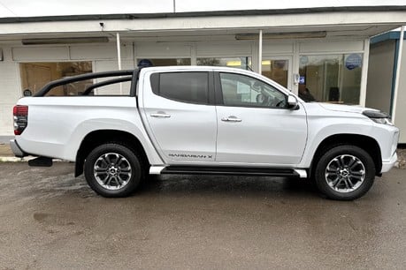 Mitsubishi L200 DI-D Barbarian X Double Cab with Roller Shutter 9