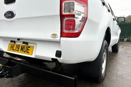 Ford Ranger XL 4x4 160 ps Double Cab Tdci - with Air Con & Canopy 25
