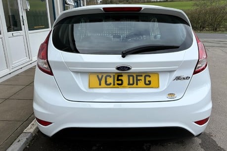 Ford Fiesta Econetic 95 ps Tdci with Air Conditioning 10