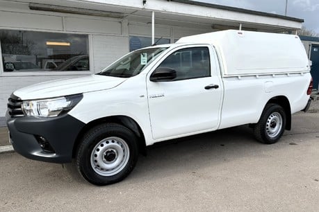 Toyota Hilux Active 4WD D-4D S/C Pickup with Truckman Canopy 1