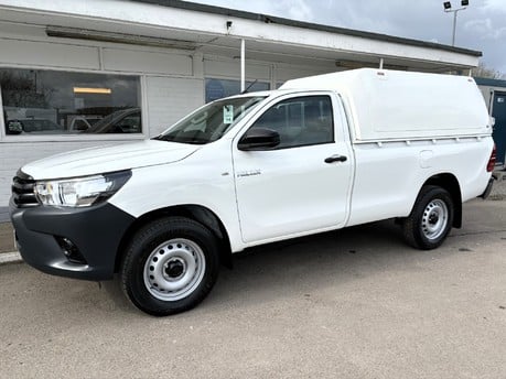 Toyota Hilux Active 4WD D-4D S/C Pickup with Truckman Canopy