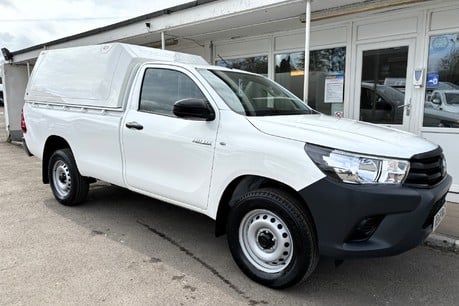 Toyota Hilux Active 4WD D-4D S/C Pickup with Truckman Canopy 5
