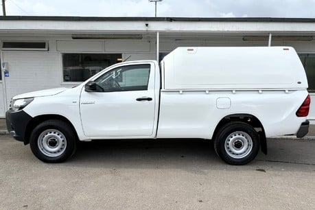 Toyota Hilux Active 4WD D-4D S/C Pickup with Truckman Canopy 8