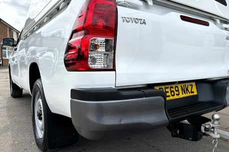 Toyota Hilux Active 4WD D-4D S/C Pickup with Truckman Canopy 22