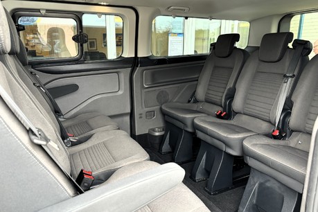 Ford Tourneo Custom 320 L2 Titanium 130ps 9 Seater - Rear Camera 19