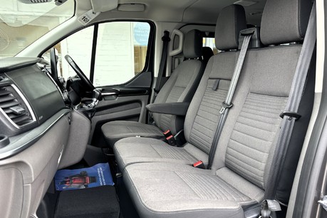 Ford Tourneo Custom 320 L2 Titanium 130ps 9 Seater - Rear Camera 32