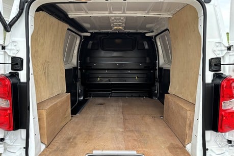 Vauxhall Vivaro L1H1 3100 180 ps Elite Panel Van - Automatic 16