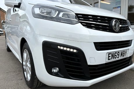Vauxhall Vivaro L1H1 3100 180 ps Elite Panel Van - Automatic 27