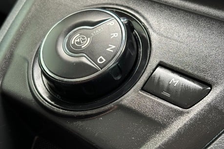 Vauxhall Vivaro L1H1 3100 180 ps Elite Panel Van - Automatic 45