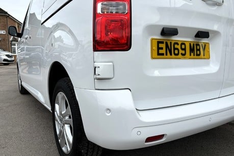 Vauxhall Vivaro L1H1 3100 180 ps Elite Panel Van - Automatic 29