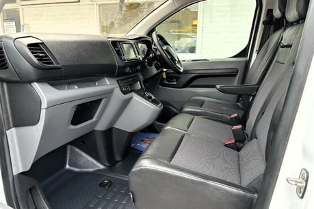 Vauxhall Vivaro L1H1 3100 180 ps Elite Panel Van - Automatic 19