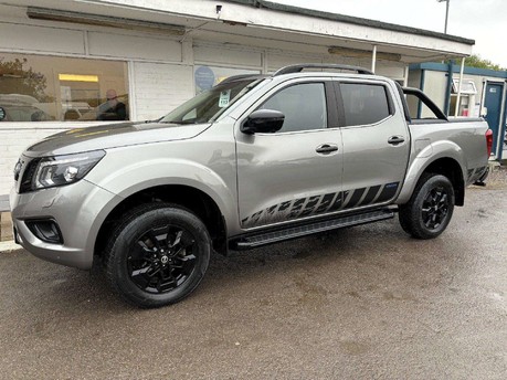 Nissan Navara 2.3 Navara N-Guard dCi Auto 4WD with Roller Shutter