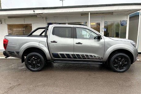 Nissan Navara 2.3 Navara N-Guard dCi Auto 4WD with Roller Shutter 9