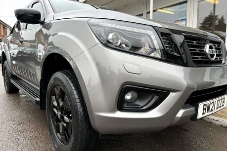 Nissan Navara 2.3 Navara N-Guard dCi Auto 4WD with Roller Shutter 26