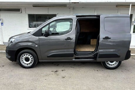 Vauxhall Combo 1.5 2300 Dynamic TD Panel Van with Air Con 9