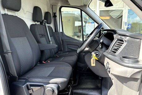 Ford Transit 310 L2 H2 130 ps Limited Selectshift Auto 33