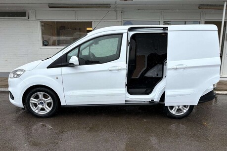 Ford Transit Courier 1.0 Ecoboost Limited - Sat Nav 9