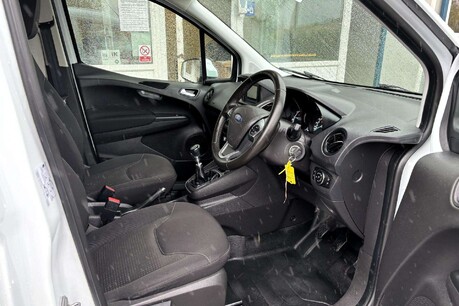 Ford Transit Courier 1.0 Ecoboost Limited - Sat Nav 18