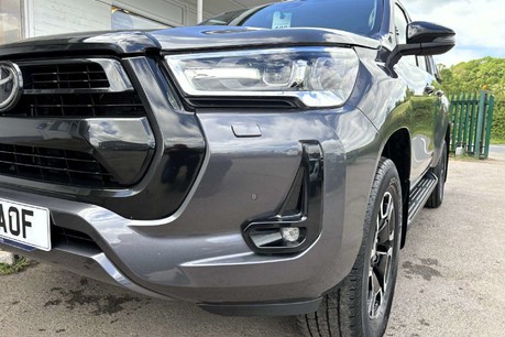 Toyota Hilux Invincible D-4D 4WD Double Cab Auto with Roller Shutter 25