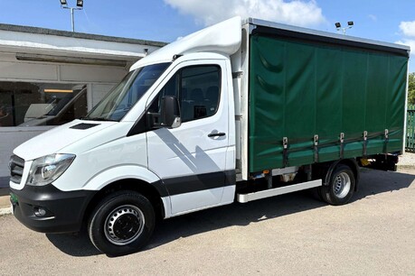 Mercedes-Benz Sprinter 519 V6 Cdi Curtain Side Truck - Automatic 1