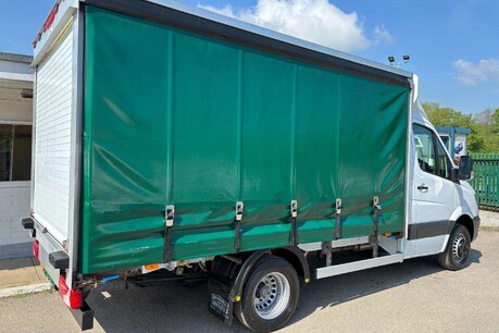 Mercedes-Benz Sprinter 519 V6 Cdi Curtain Side Truck - Automatic 3