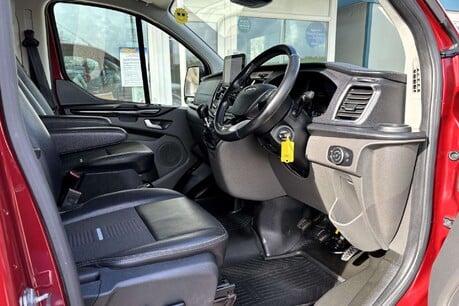 Ford Transit Custom 300 L1 Active 130 ps with Sat Nav & Rear Camera 18