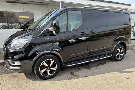 Ford Transit Custom 300 Active 130 ps with Sat Nav 1