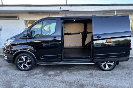 Ford Transit Custom 300 L1 130 ps Active Panel Van with Sat Nav 9